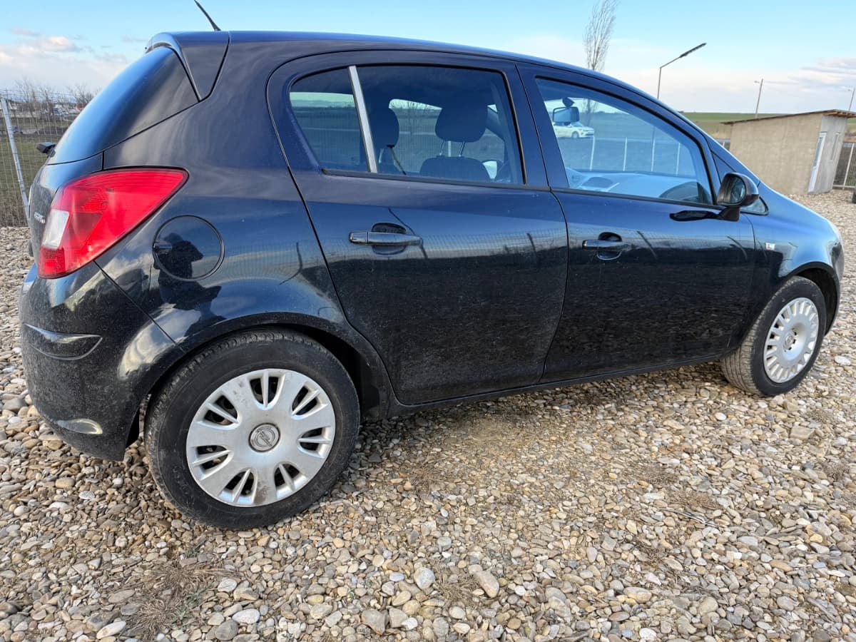 Opel  Corsa D 1.2 benzină  – bord