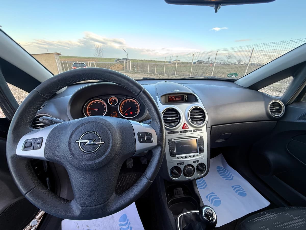 Opel  Corsa D 1.2 benzină  – vedere 9