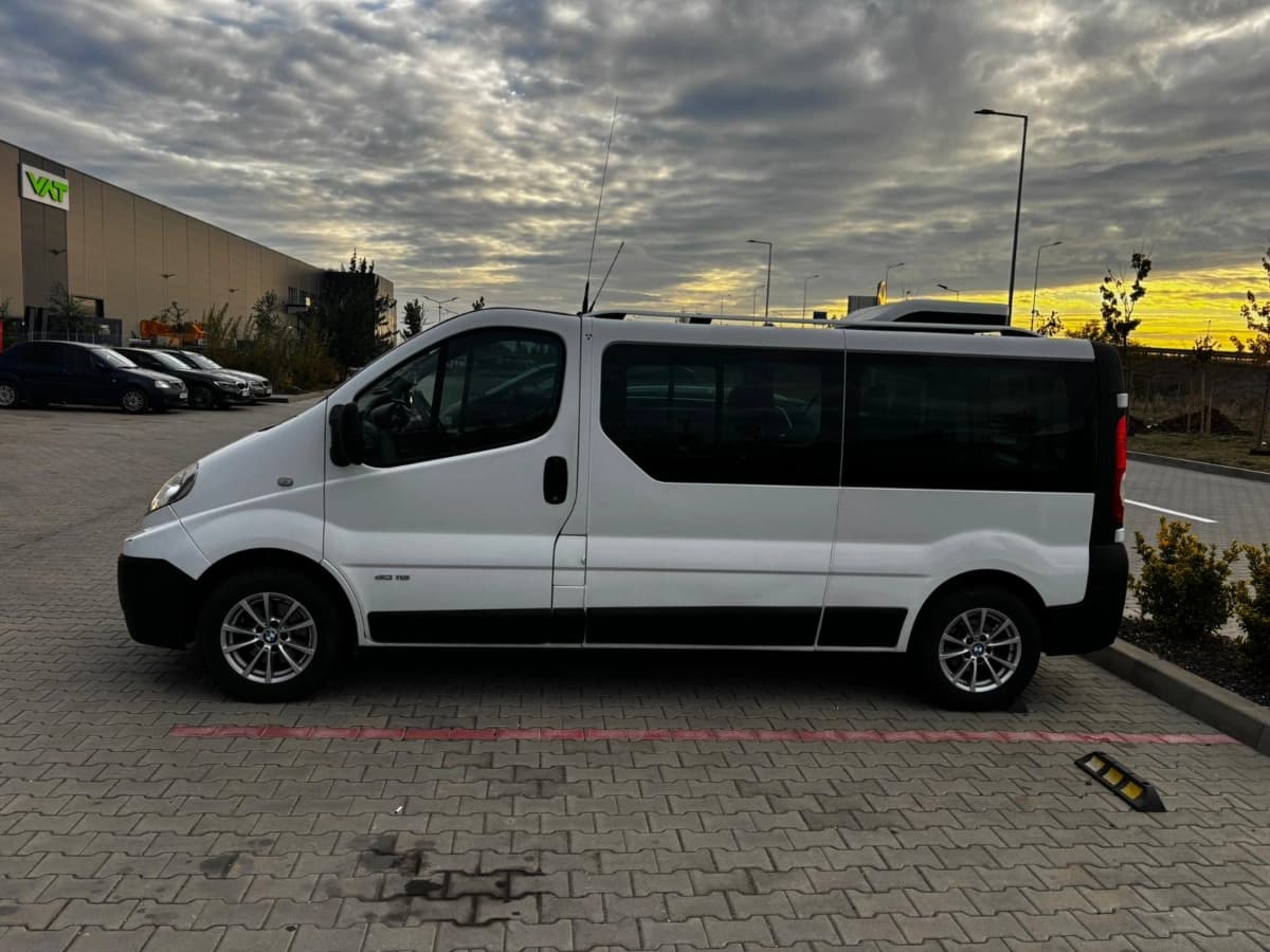 Renault  Trafic 2.0 D – vedere spate